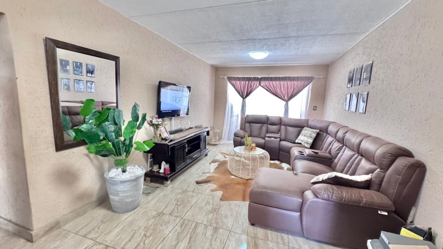 2 Bedroom Property for Sale in Pellissier Free State